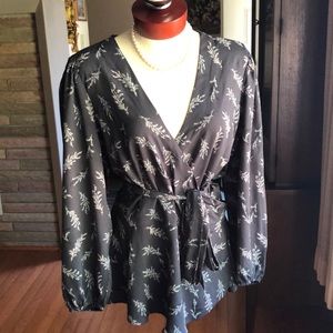 LOFT PLUS 16 Wrap Blouse Beautiful! Lavender/Gray